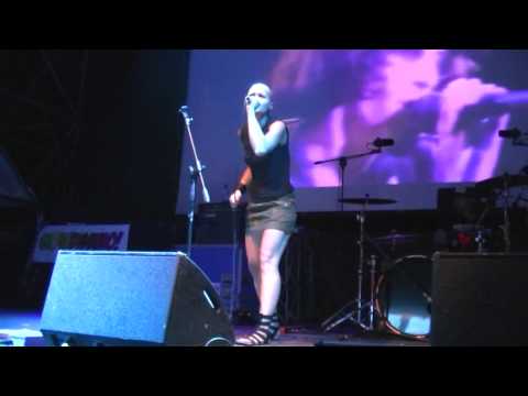 ROMANES feat. Giulia POKER - sheena is a punk rocker -  Roma Vintage - 09-08-2012 HD