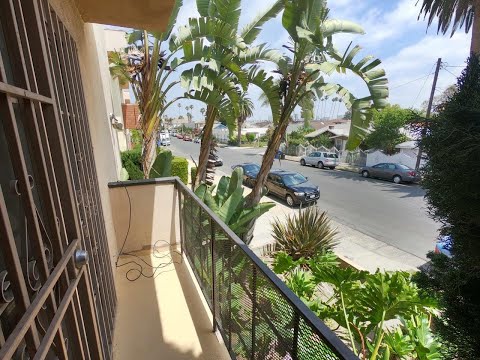 PL10090 - Beautifully Updated Very Large 2 Bedroom Apartment For Rent!