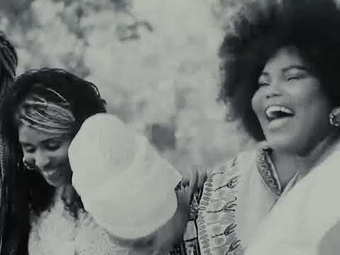 Donna senza terra • Pietra Montecorvino feat. Eva Robin’s