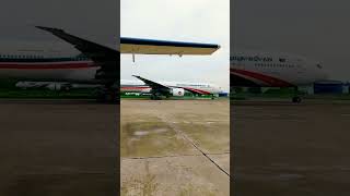 Download lagu What does look like Bangladesh Biman?✋💞🇧🇩✈️787#shorts mp3