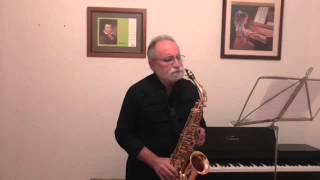 Con el sueño entre mis brazos. Café Quijano. Joaquín al saxo.