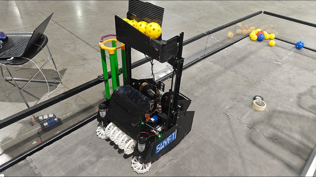 ITKAN and SWYFT students during the Robot in 3 Days build