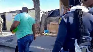 South Africa lockdown trending video  police,soldiers and civilians