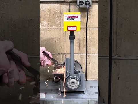 Powerhouse 1SM belt sander: conquer metal, wood & more. 🇺🇸 #machine #workshop #productivity