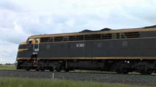 preview picture of video 'S303-B74-T341-T320-T378 Dingee Thur 14/10/10'