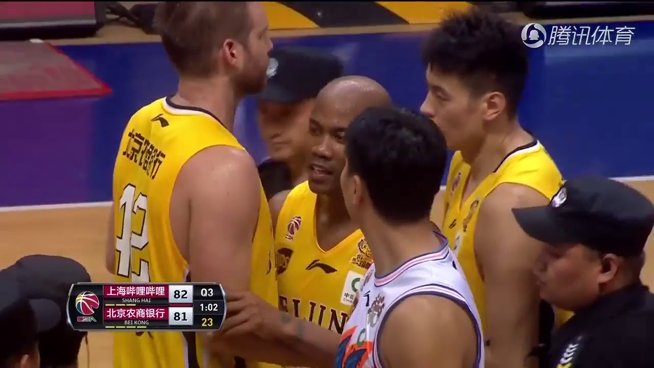 Stephon Marbury and Jimmer Fredette fight in China