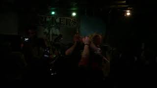 The Varukers --  Die For Your Government(Live)