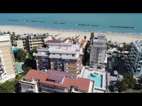 Porto d'Ascoli, attico sul mare