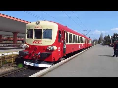 Automotor REGIOTRANS X4523 modernizat de Marub plecand din gara Brasov