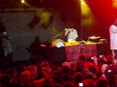 Method Man @ Matter London (Jump on crowd, lights up joint...)