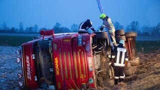 preview picture of video 'Fridolfing: Lkw-Unfall auf der B20'