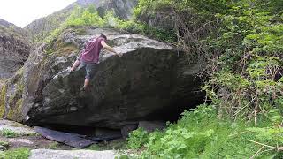 Video thumbnail of Toy Boy, 8a/8a+. Val Masino