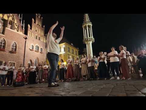 Cantiamo Tutto      [  Toto - Africa   ]