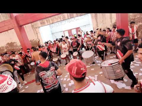 "LA FAMOSA BANDA DEL CAMION, EN LA PREVIA DE CIUDADELA." Barra: La Banda del Camion &bull; Club: San Martín de Tucumán