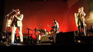 The Last Shadow Puppets - The Chamber (live@Olympia, Paris)