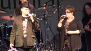 Mickey Dolenz &amp; Coco: Everly Bros&#39; &quot;Crying in the Rain&quot;; Linda Ronstadt&#39;s &quot;Different Drum&quot; (8/15)