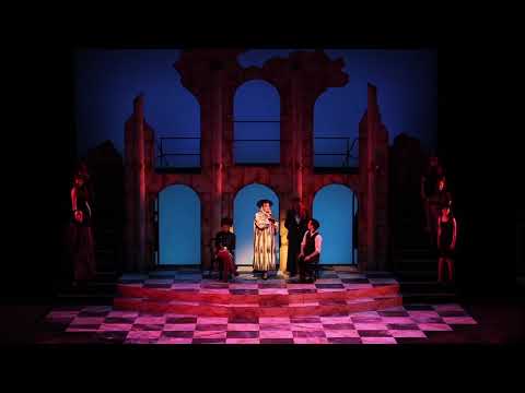 "Folies Bergere" – Nine