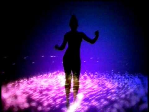 Globeleza 2010 - vinheta do carnaval com Aline Prado e samba puxado por Diogo Nogueira