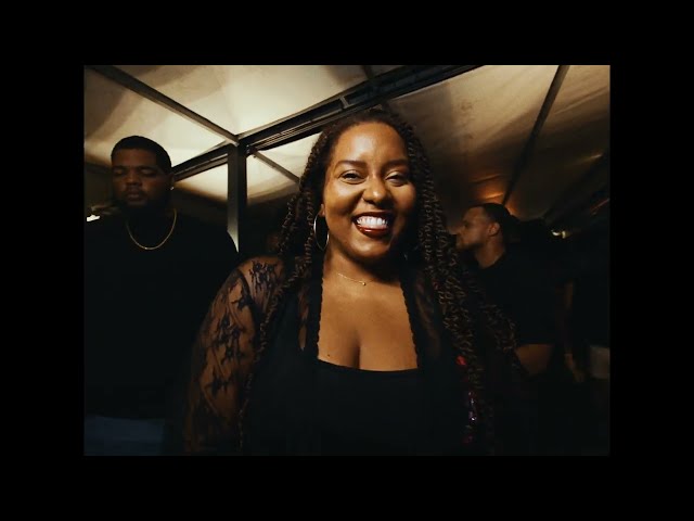  mit dem Titel 'Coco Chanel' / Video ((jetzt ansehen))