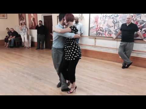 Tango 103: La Parada