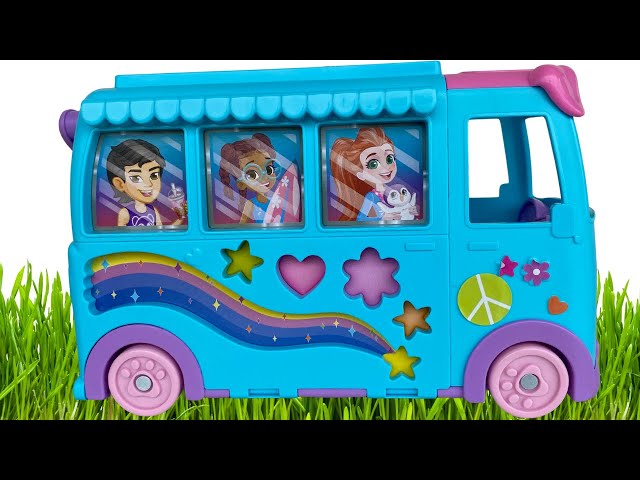 Vídeo relacionado con Polly Pocket Aventura en la autocaravana de mascotas Conjunto de juego con muñequitas y autocaravana transformable, con accesorios como mascotas y vehículo de juguete, JCC22