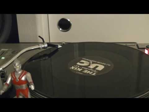 DJ Trajic Kevin Halstead The Kix - Feelin U - UC Music 244 1997 Underground Construction Hard House