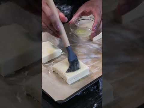 HOW TO MAKE CHICKEN & BISCUITS