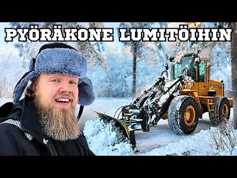 PYÖRÄKONE AURAUSKUNTOON JA ENSIMMÄISET LUMITYÖT