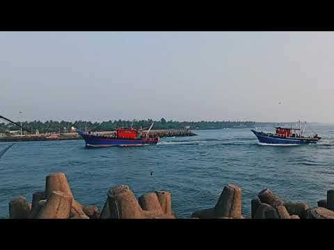 Kodungallur Azhikkode Beach