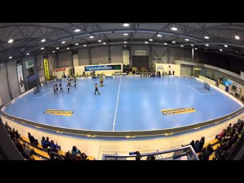 D1-ikäinen Otto Kilpi tekee maalin BSM:ssä