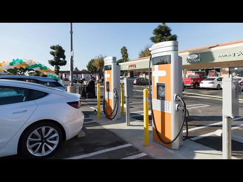 Koreatown Shopping Center Celebrates New Public EV Fast Charging