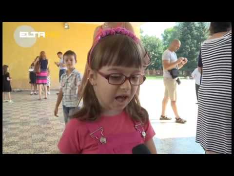 Djevojčica izmislila pjesmicu za novinare!