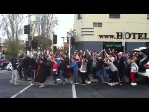 Flash mob in memory of Robin the Dancing Man of Kew