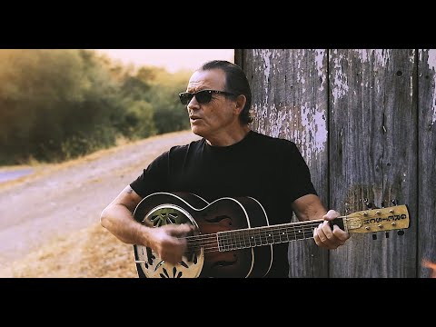 A Bluesman Came To Town (Official Music Video)