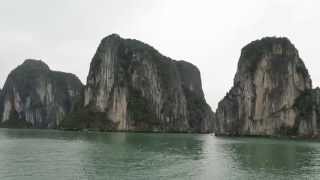 preview picture of video 'Ha Long Bay, Vietnam'