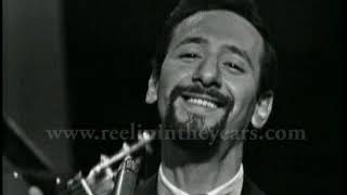 Peter, Paul &amp; Mary- &quot;Puff The Magic Dragon&quot; Live 1963 (Reelin&#39; In The Years Archive)