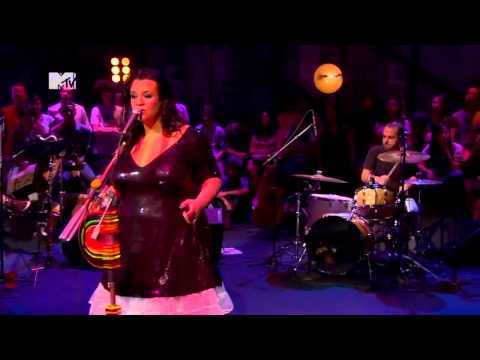 Tulipa Ruiz - Dois Cafés (Ao Vivo)