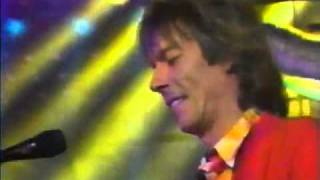 Status Quo   Rolling Home   Montreux   1986.flv
