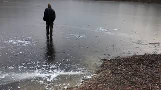 preview picture of video 'Frozen lake winters in Russia'