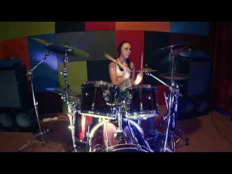 TANYA drum freestyle on GACHO "6 Nullītes"