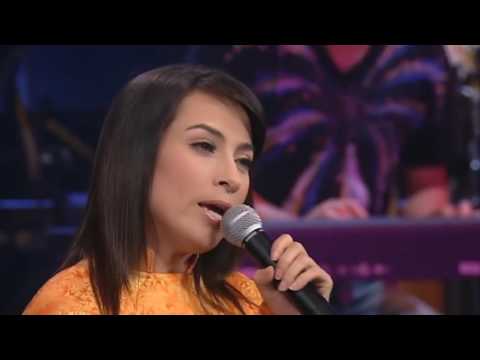 Thể hiện bởi Phi Nhung