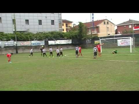 Due punizioni... due belle deviazioni