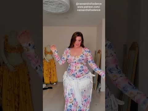 Cassandra Fox Dances to "El Gaw Hady" by Abdelbasset Hamouda 