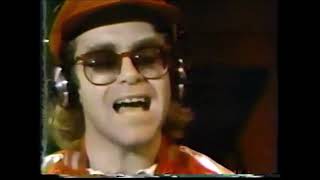 Elton John - Mama Can&#39;t Buy You Love (video)