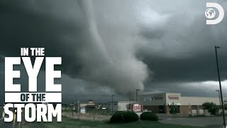 Terrifying Texas Tornado Threatens Elementary School | In the Eye of the Storm | Discovery
