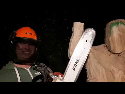 Rzeźba " Kowal "- wykonana w drewnie., wysokość ok. 200cm