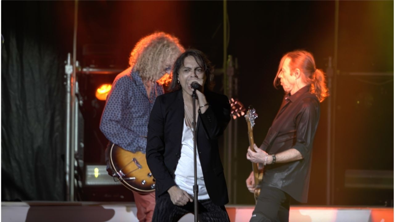 Foreigner - Urgent (Live in Halifax 2025) - YouTube