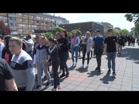 Televizija Pomoravlje-Ćuprijski prosvetari odali poštu ubijenima u beogradskoj školi