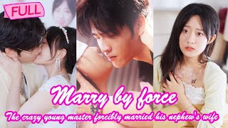 De jonge meester trouwde met geweld met het onschuldige kleine witte bloemetje, maar ze vermeed hem als een