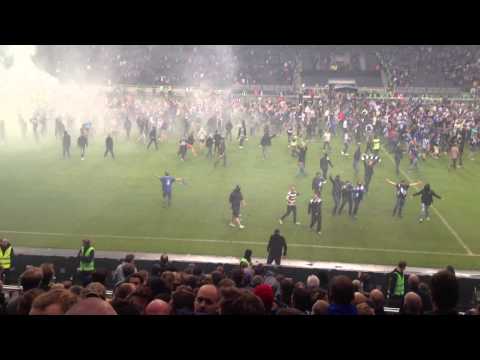 Svenska Cupen final 2013 stormning av planen